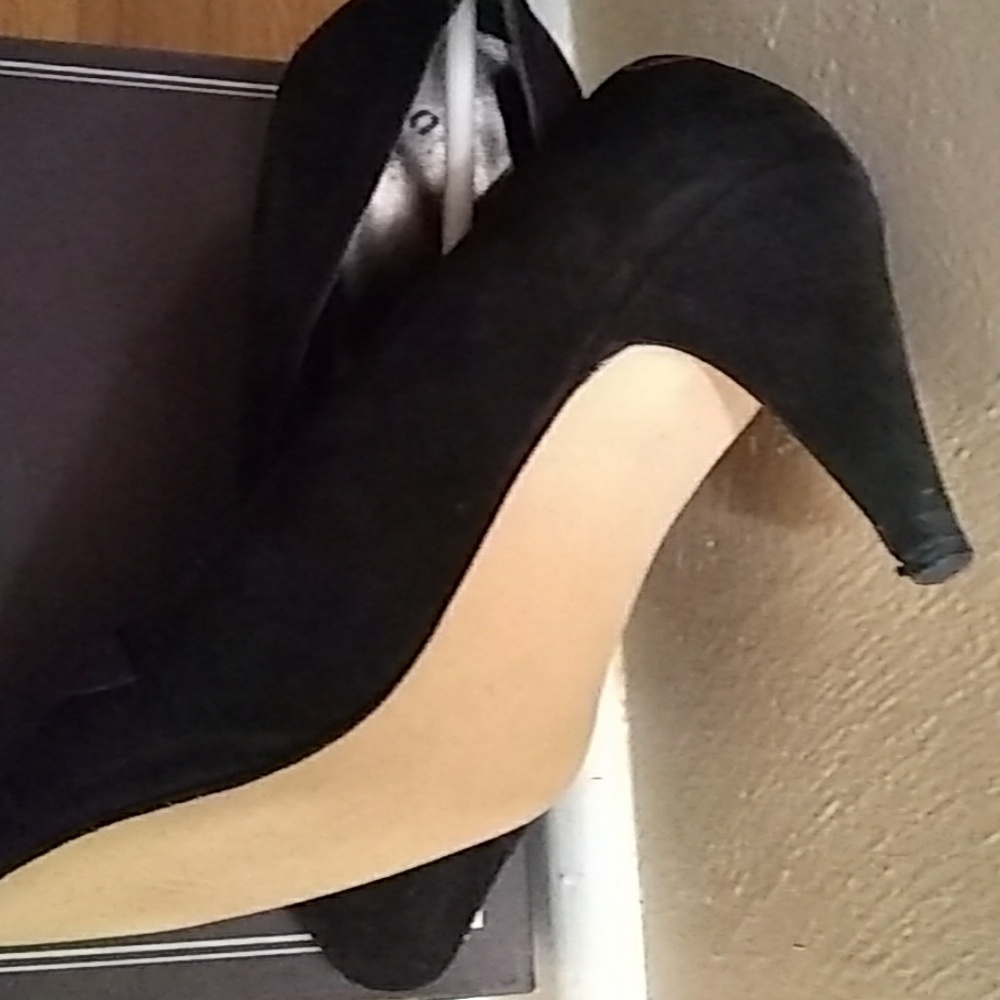 Shoes - Picture 5 of 7